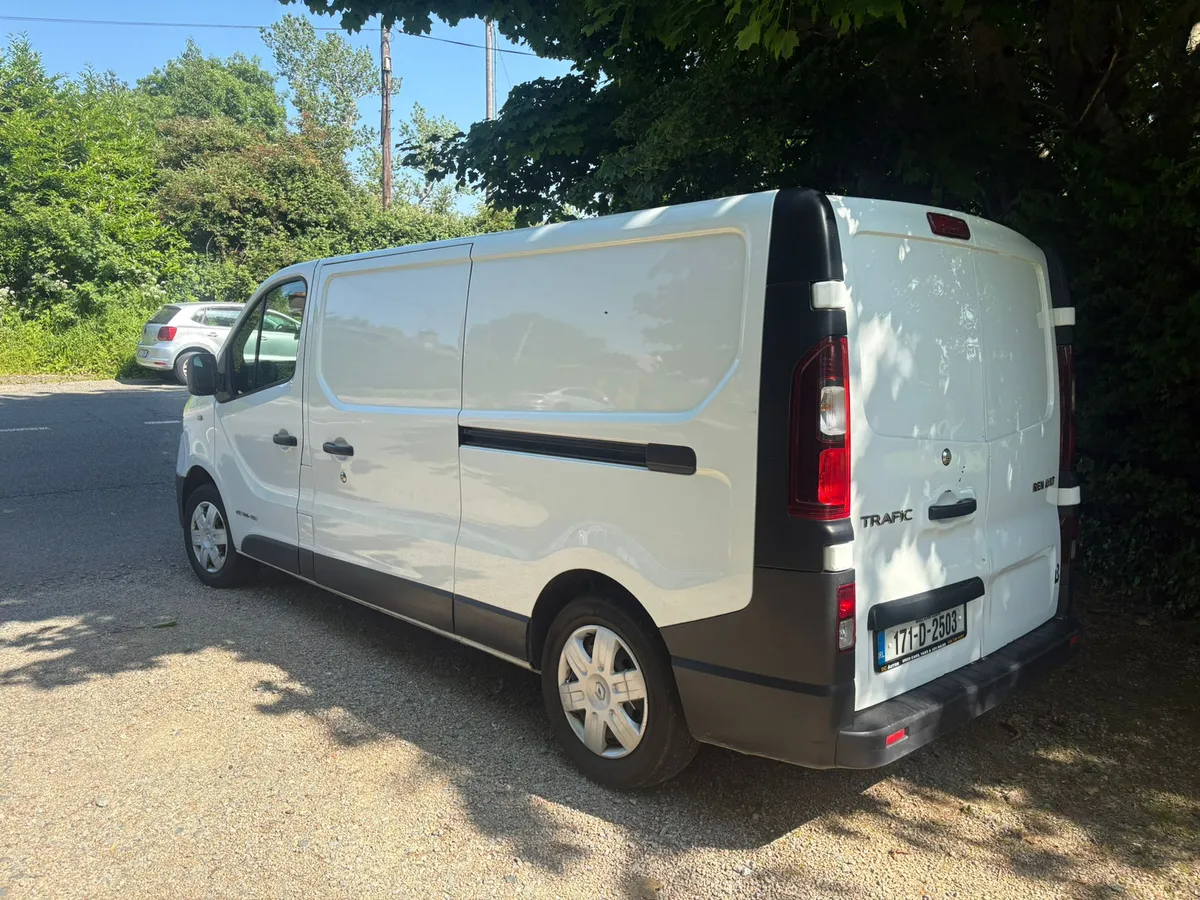 17 RENAULT TRAFFIC LWB - Image 3