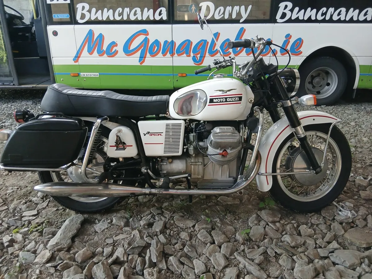 Moto guzzi V7 special