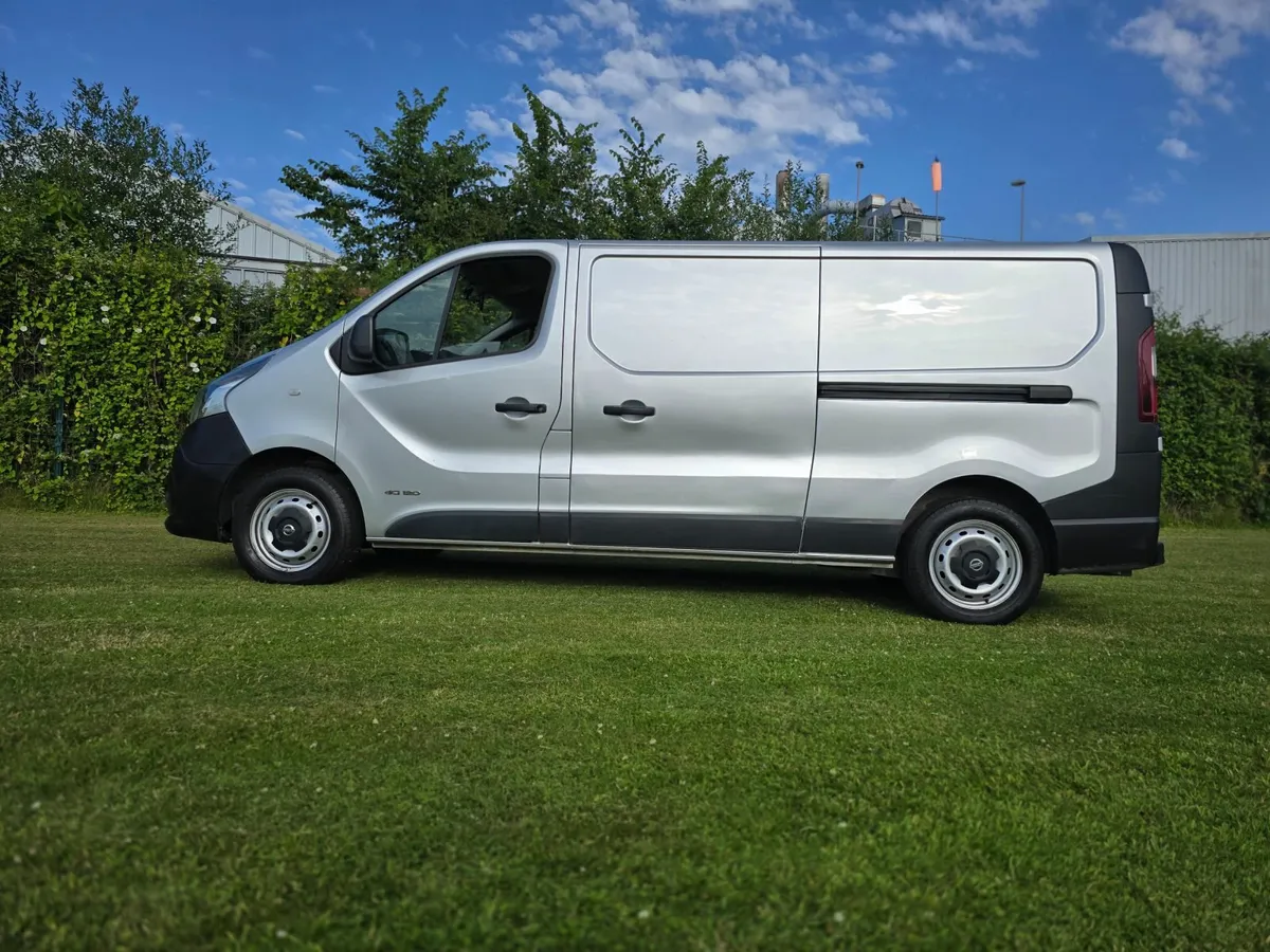 191 Nissan NV300 LWB  New Doe:06/26 Tax:10/25 - Image 3