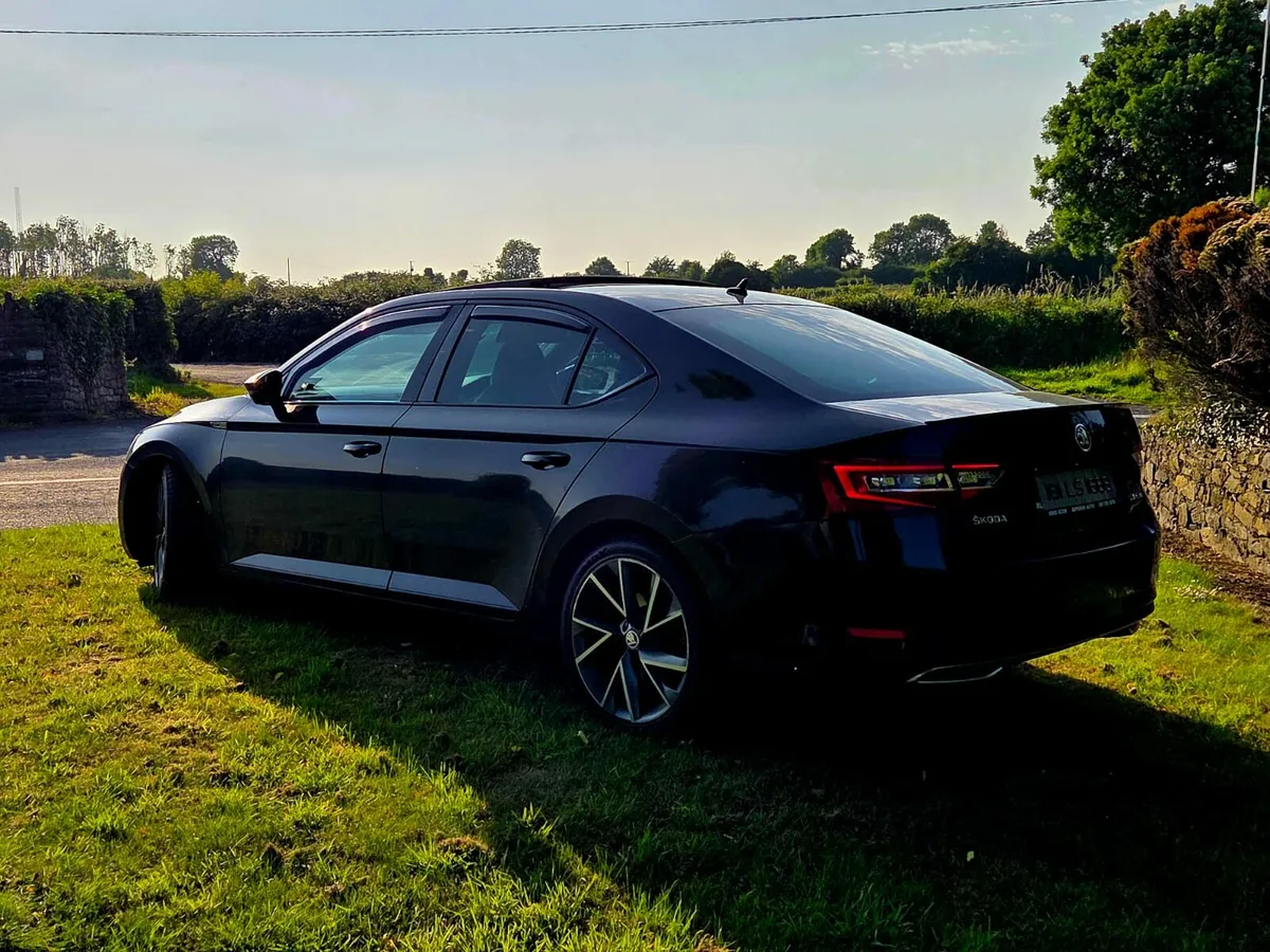 2018 Skoda Superb Sportline - Image 3