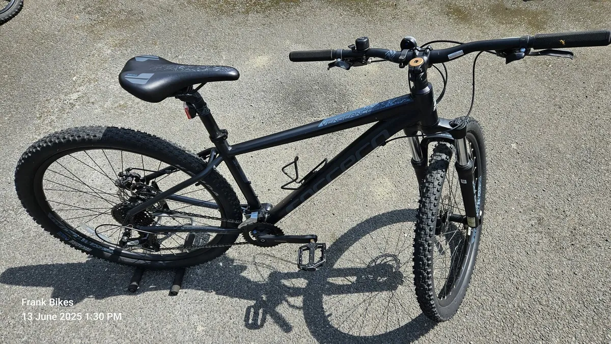 Mountain Bike Carrera Vengeance 27.5 Like New - Image 2