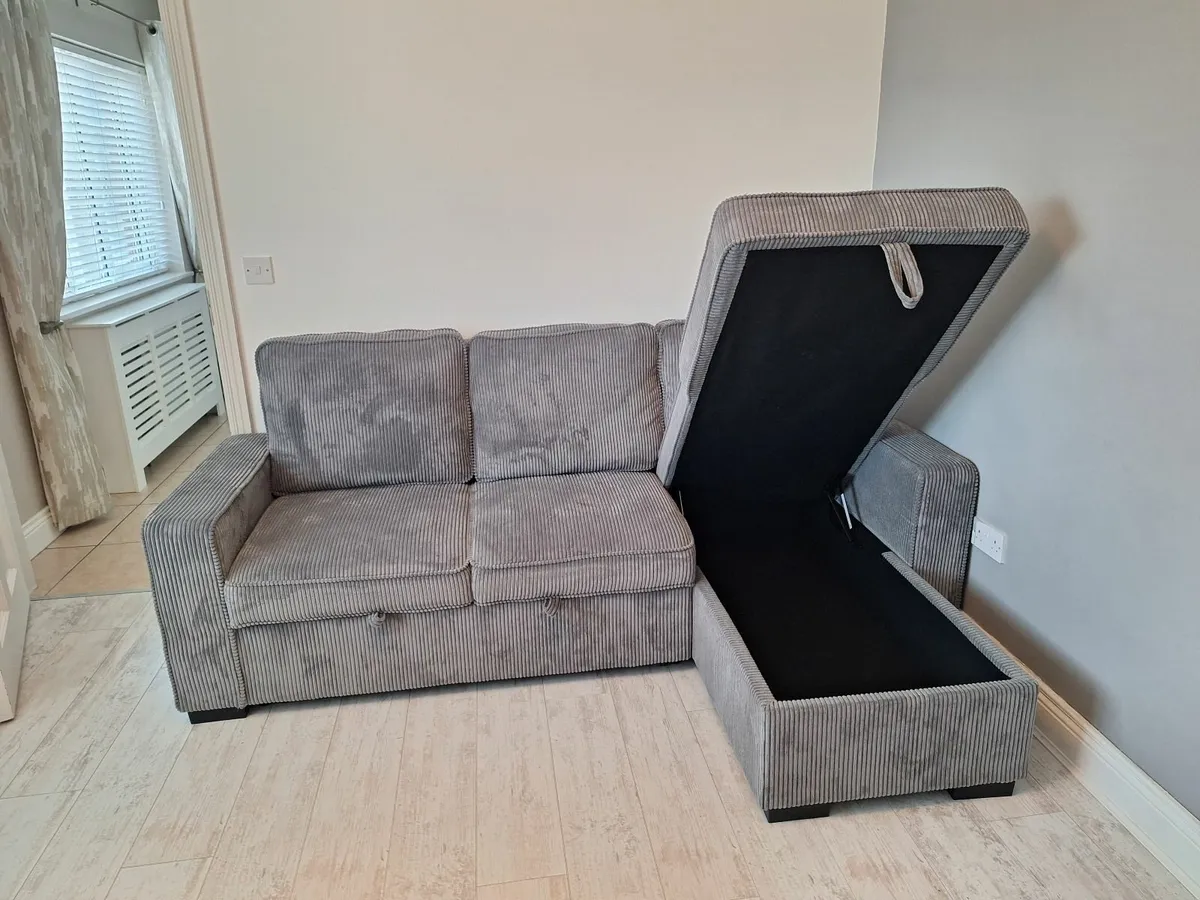 Couch - Image 4