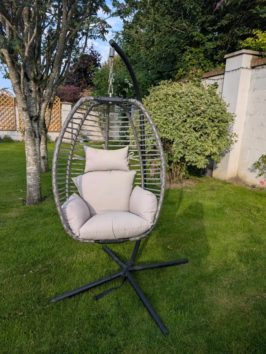 Garden egg chair - Image 1