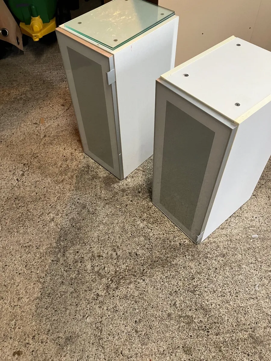 Bathroom units - Image 1