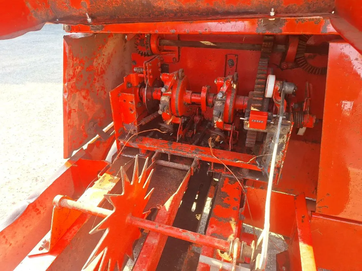 Welger AP 630 Baler / Flat 8 grab & Sledge - Image 4