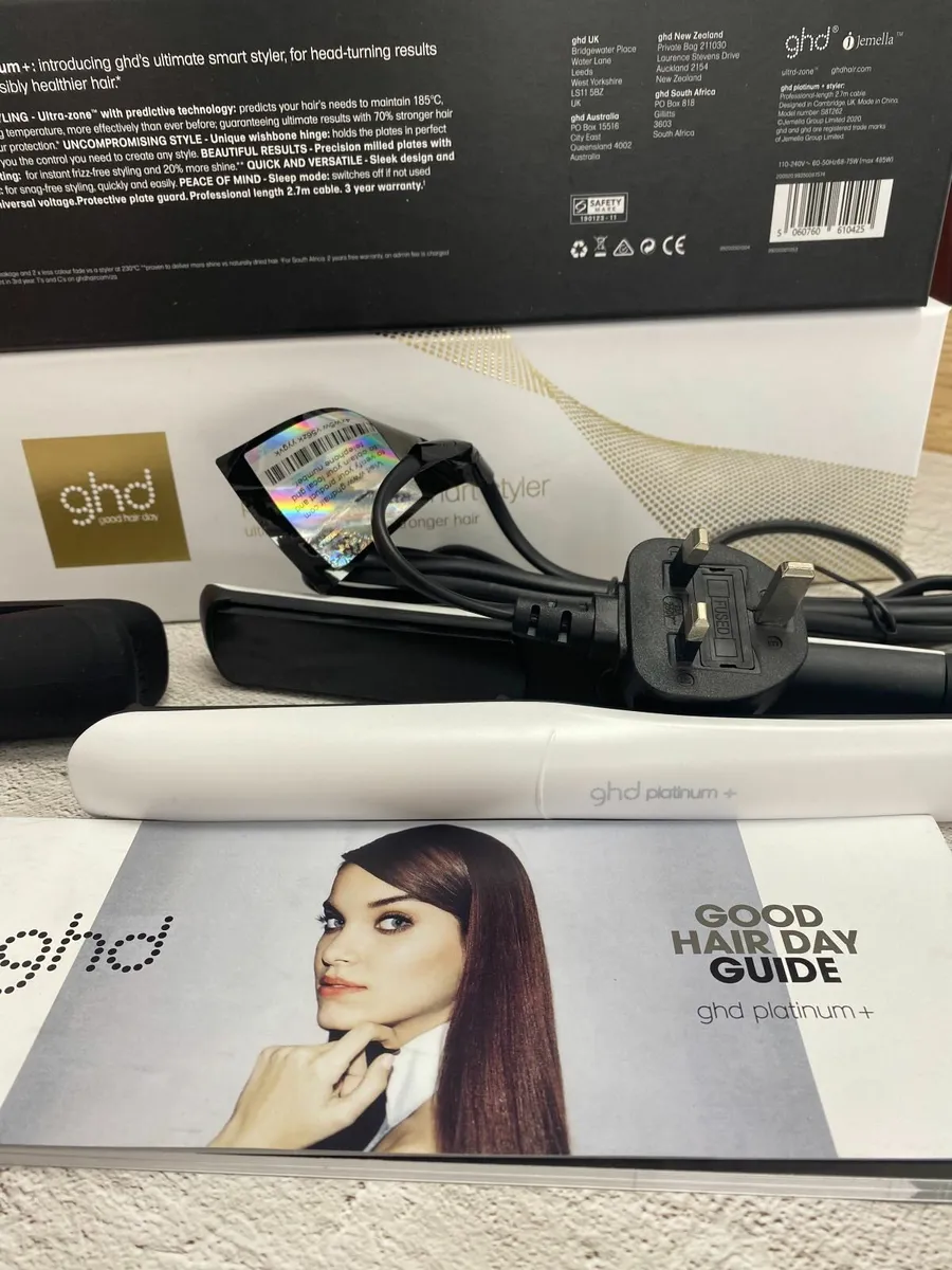 GHD PLATINUM+ PROFESSIONAL HAIR STRAIGHTENER (26MM - Image 1