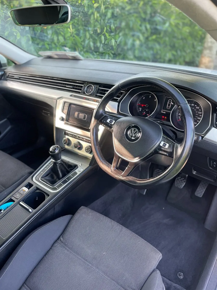 2015 2l tdi Volkswagen Passat - Image 3