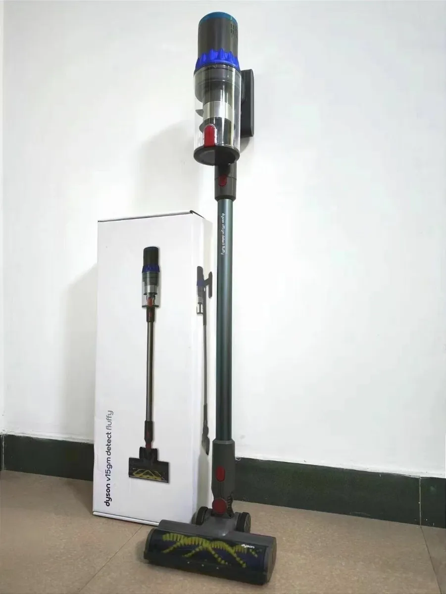 Dyson V15 Detect™ Extra cordless vacuum - Image 3