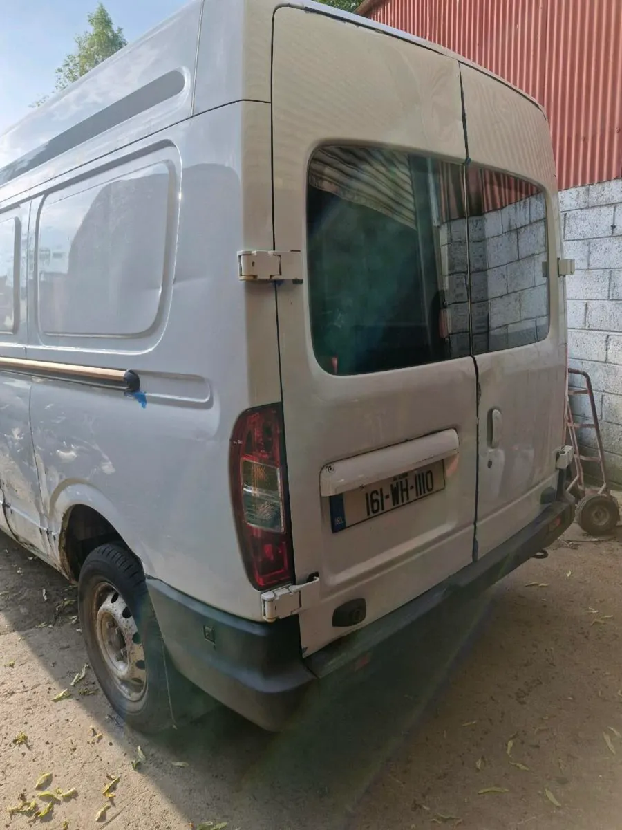 Van - Image 2