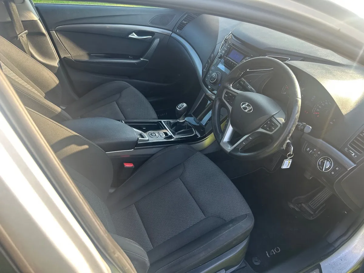 Hyundai i40 2012 - Image 2