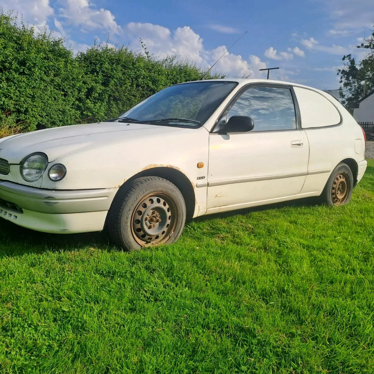 Corolla van - Image 3
