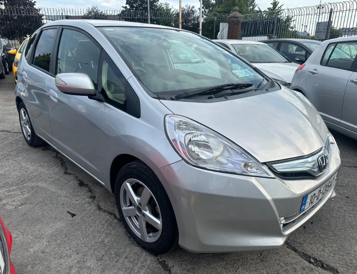 Honda Fit 2010 Automatic/ New Nct/ Warranty - Image 3