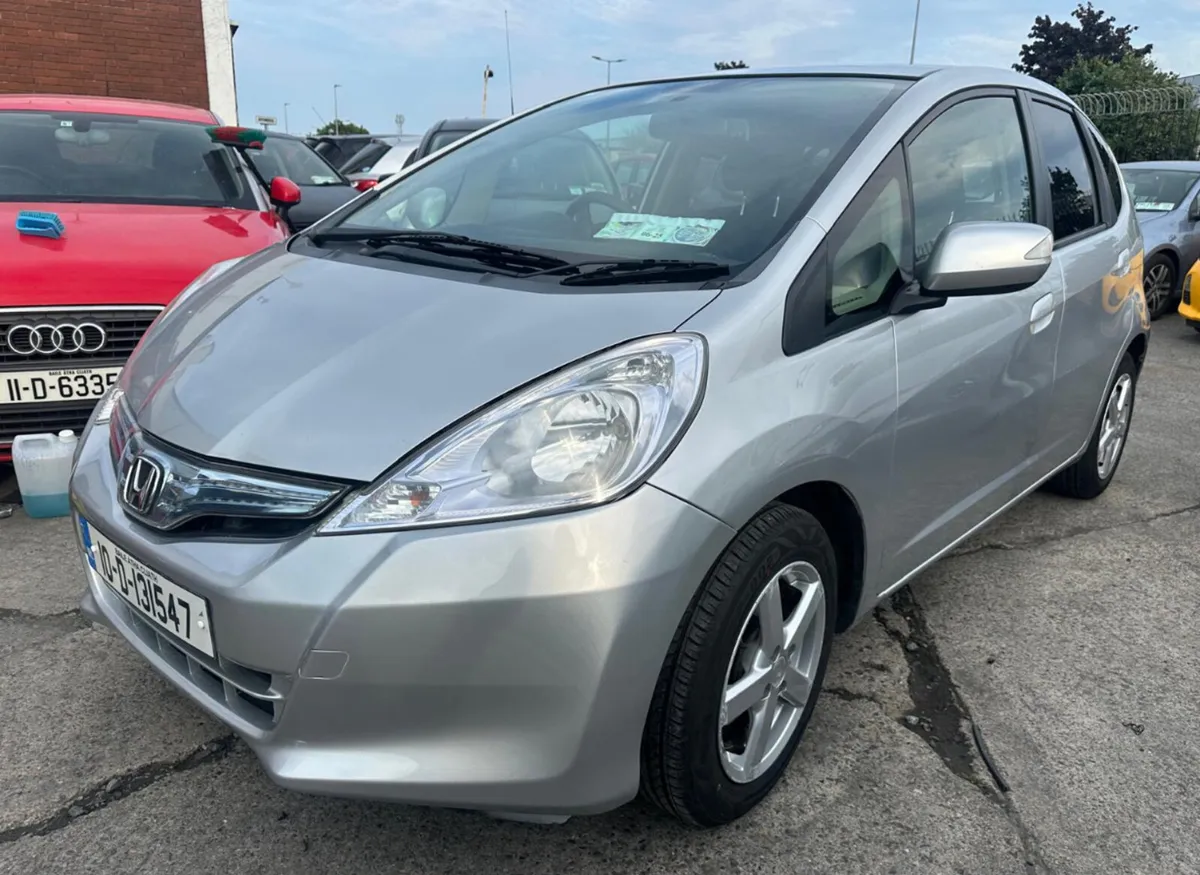 Honda Fit 2010 Automatic/ New Nct/ Warranty - Image 1
