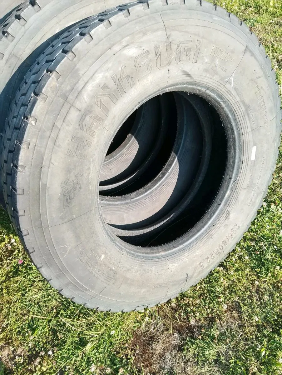 Truck trailer tyres 295/80R22.5 as new X 3 - Image 2