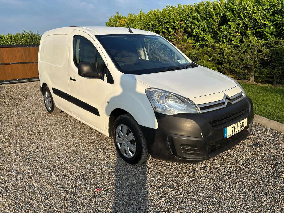2017 CITROEN BERLINGO ENT BLUE HDI - Image 1