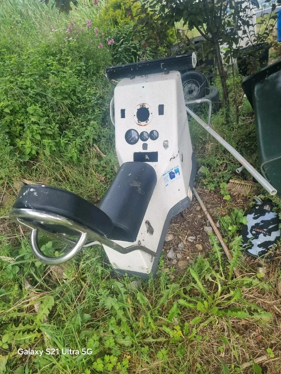 Boat console - Image 1