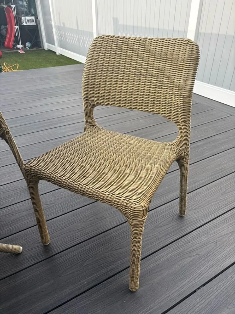 Garden Table & 6 Chairs - Image 4