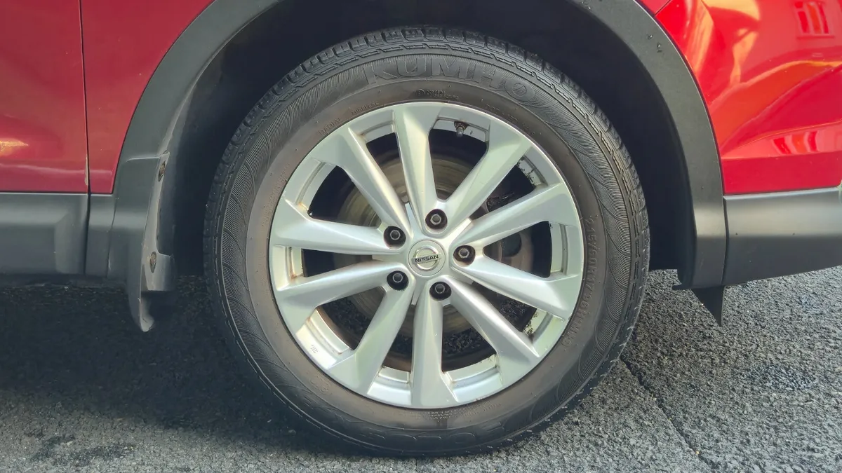 Nissan Qashqai SV 1.5DCi 110HP Manual - Low KMs - Image 4