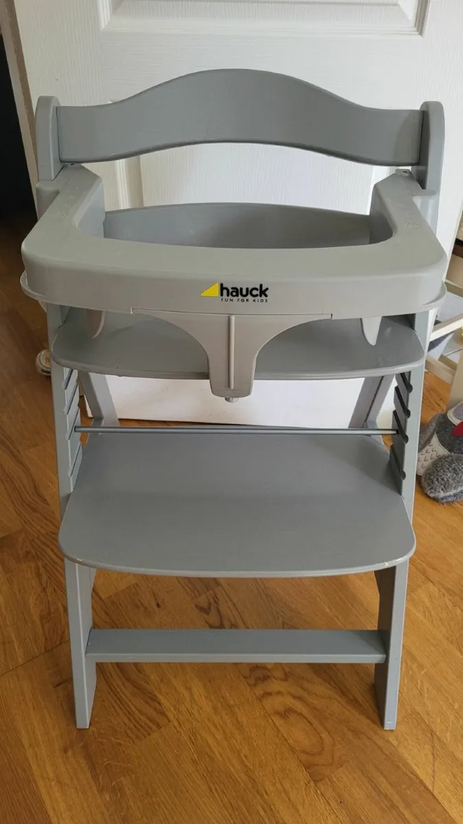 Baby high chair - Image 1