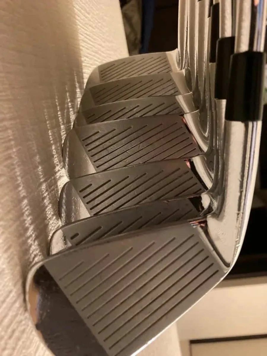 Mizuno MP69 4-P Golf Club Set - Image 4