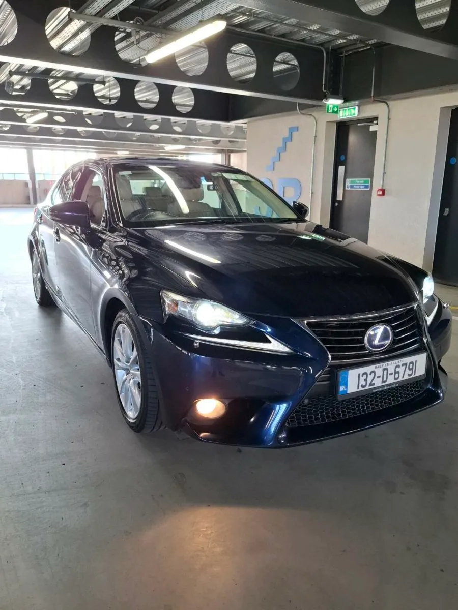 2013 LEXUS IS 300H HYBRD FUll MAIN DEALER HISTORY - Image 1