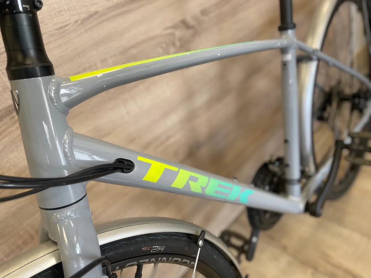 Trek fx2 (like new) - Image 3