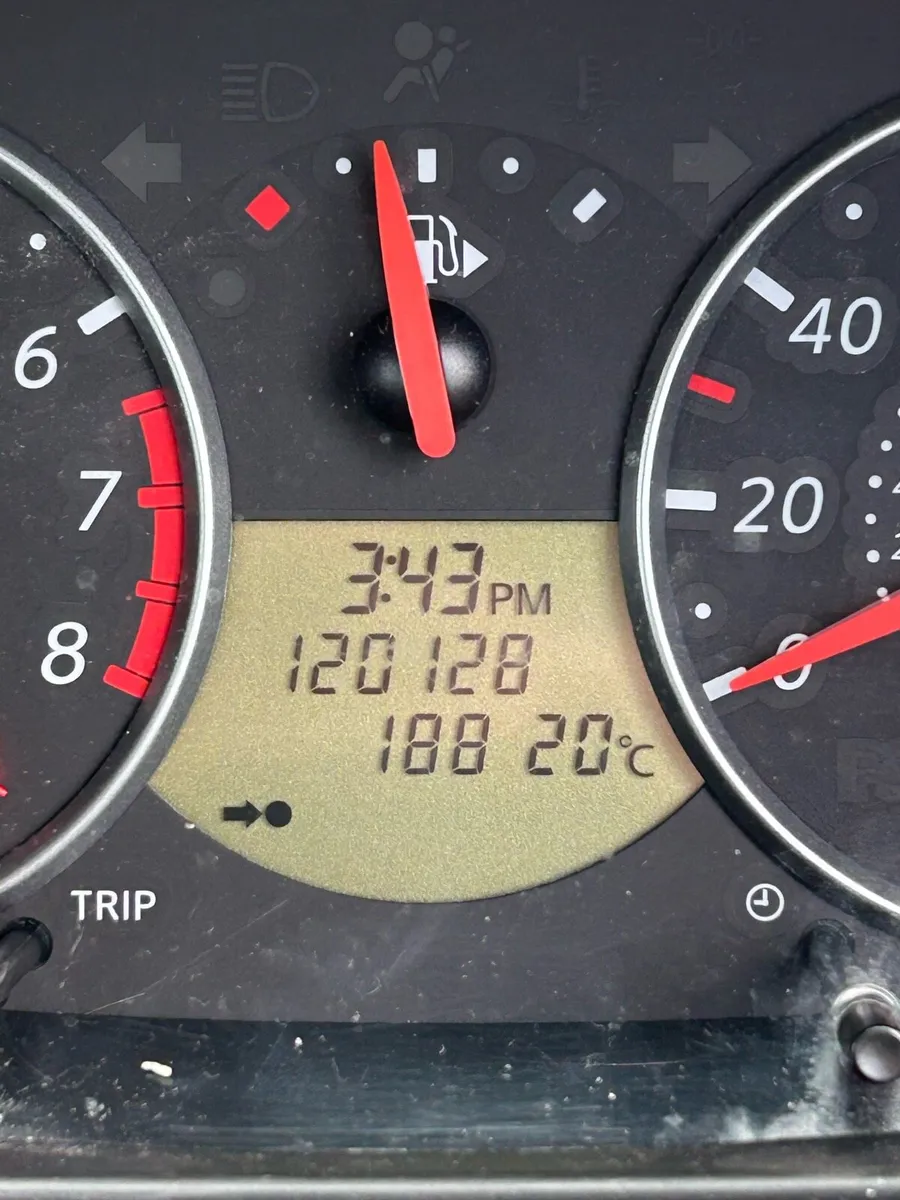 Nissan micra - Image 4