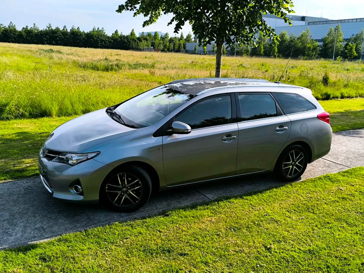 2014 Toyota Auris Hybrid Synergy - Image 4