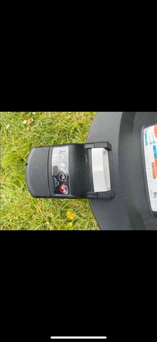 Maxi cosy car seat base only (isofix) - Image 3