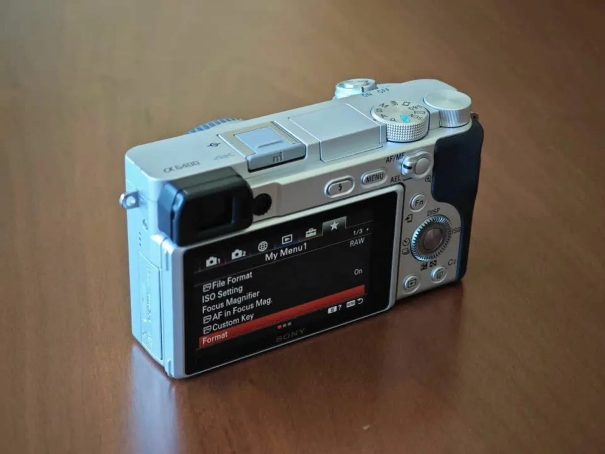 Sony Alpha a6400 Camera, 24 MP - Image 3