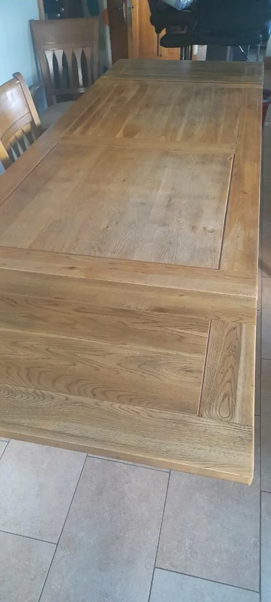 Dining table - Image 2