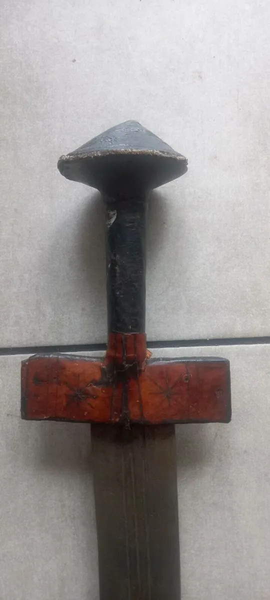 Authenthic Antique African Sword w/leather sheath - Image 4