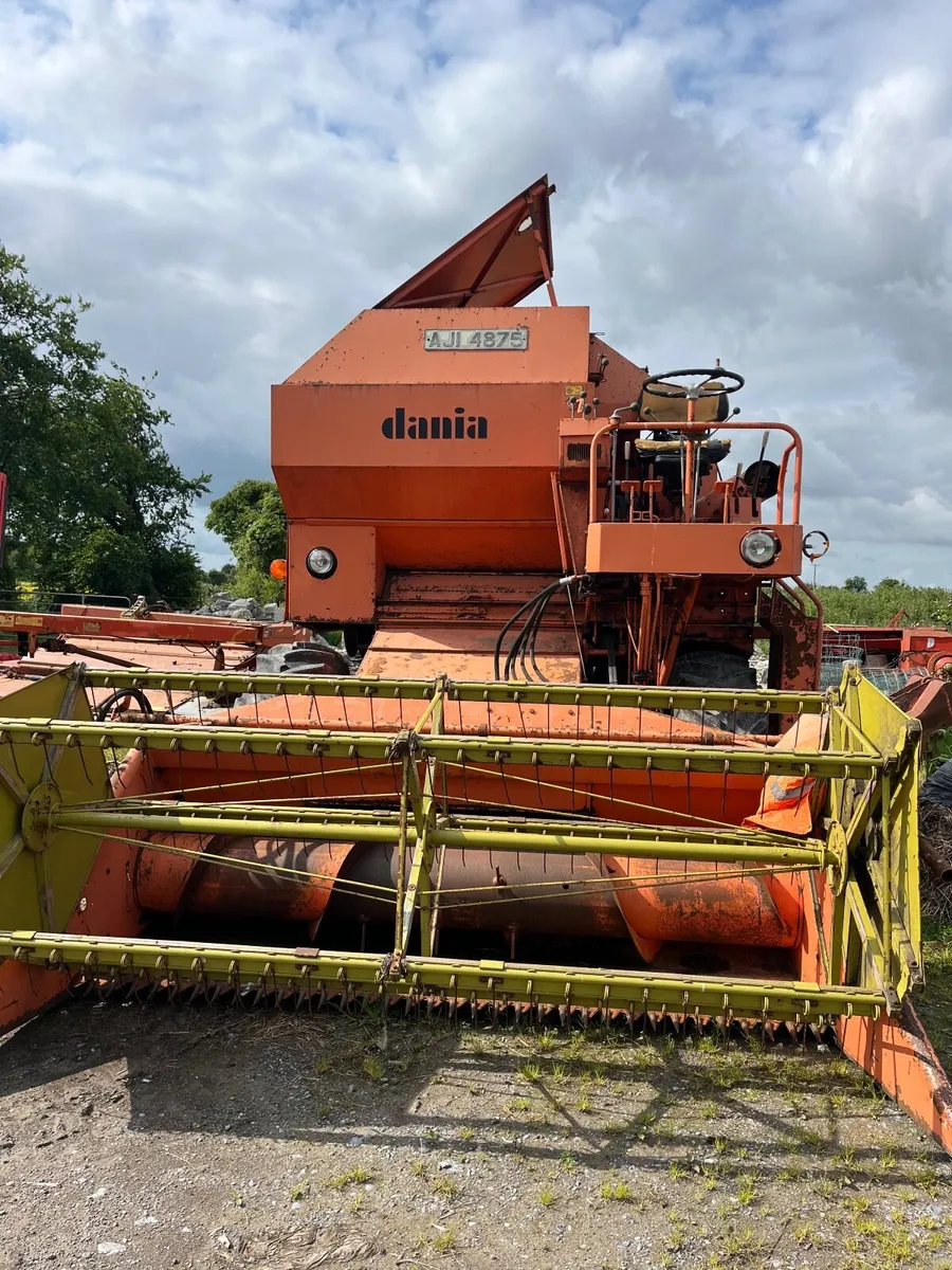 Dina D-1200 Combine Harvester - Image 4