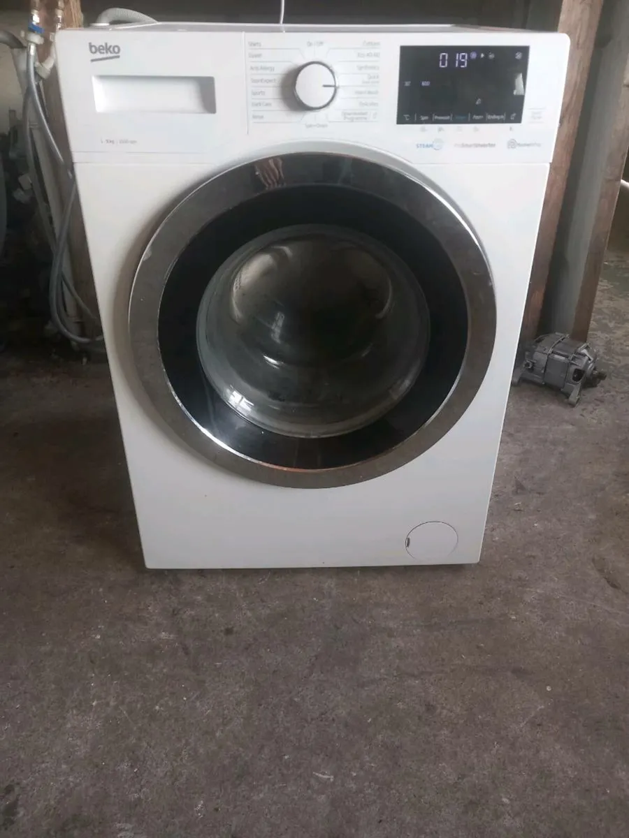 Beko 9kg washing machine 1600 spin - Image 1