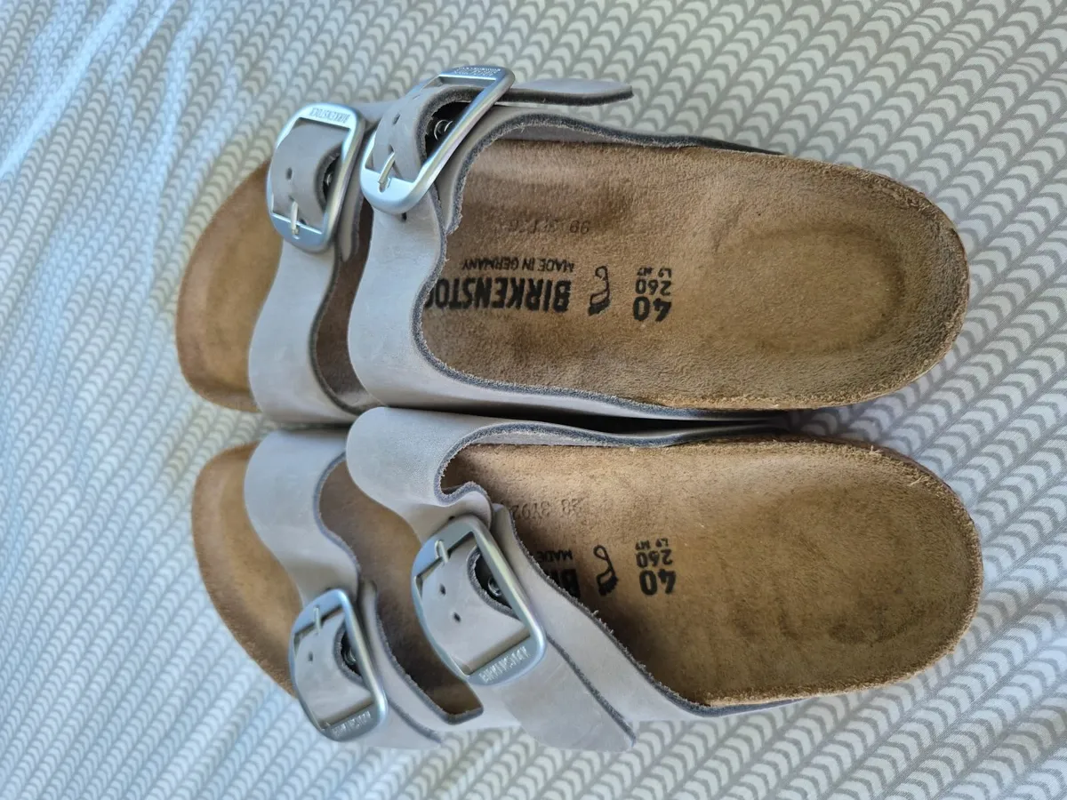 Ladies Birkenstock uk7/40 - Image 2