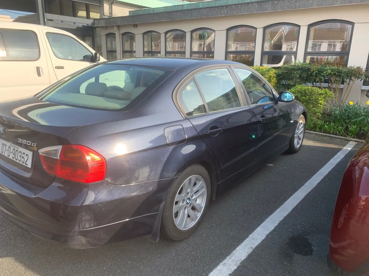 BMW 3-Series 2007 - Image 2