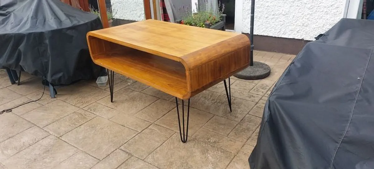 Mid century modern TV stand - Image 1