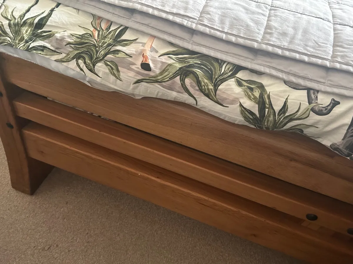 Kingsize Wooden Sleigh Bed - Image 4