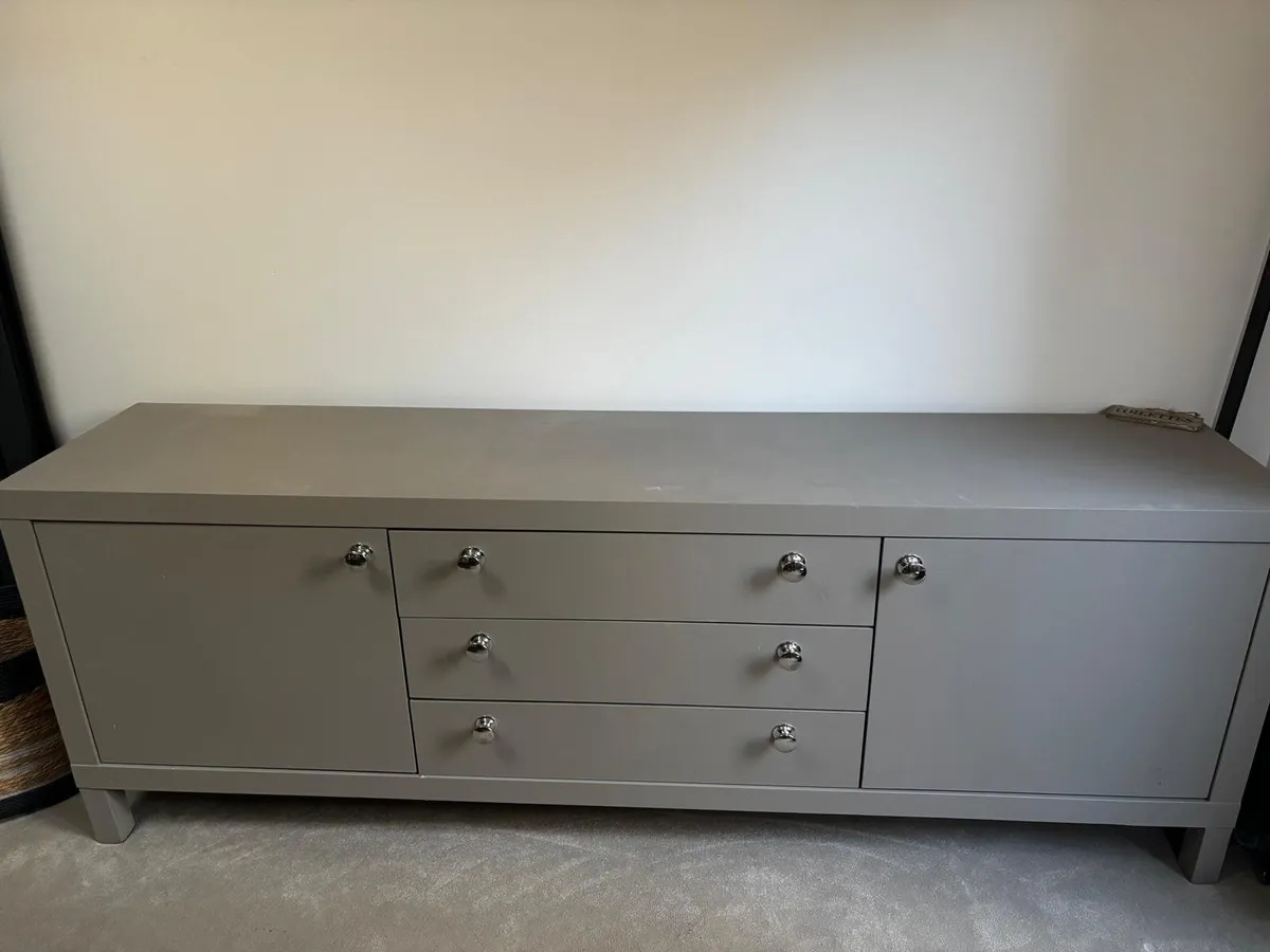 Side board