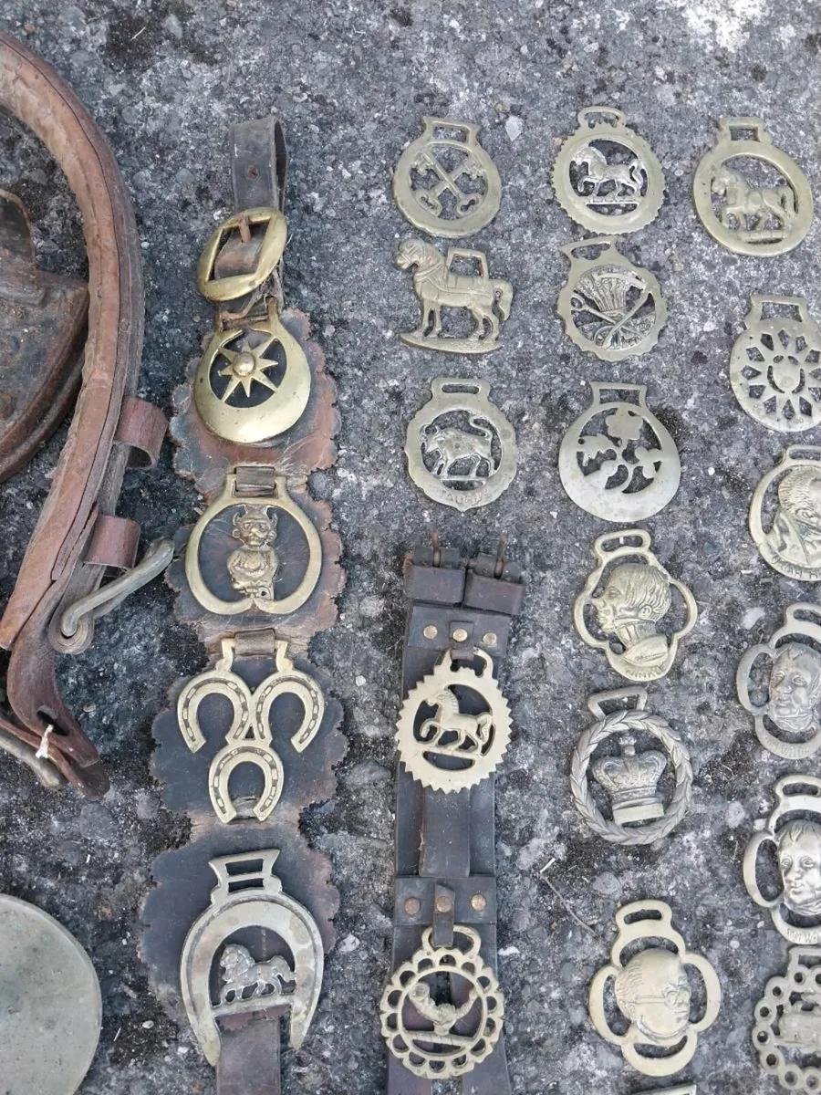 Horse brass mix 74 lots & few bits - Image 2