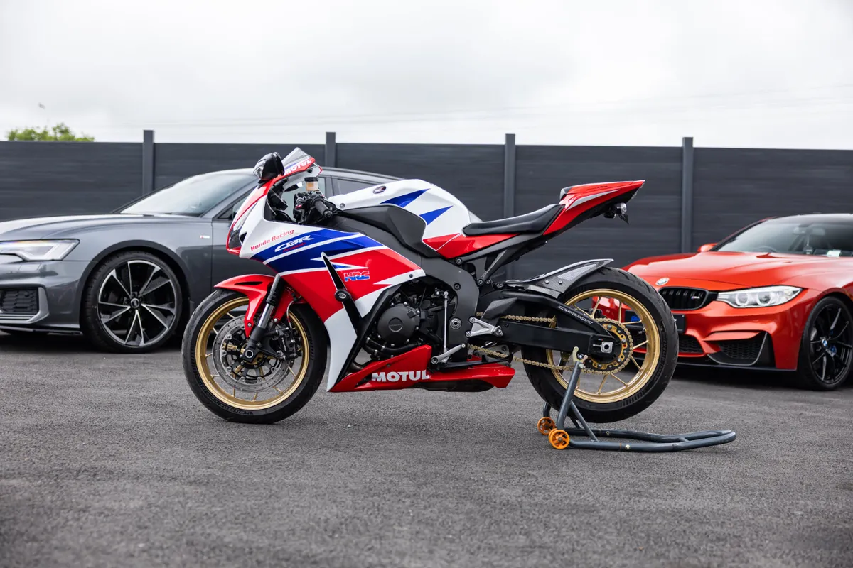 2014 HONDA FIREBLADE CBR1000 RR - Image 2
