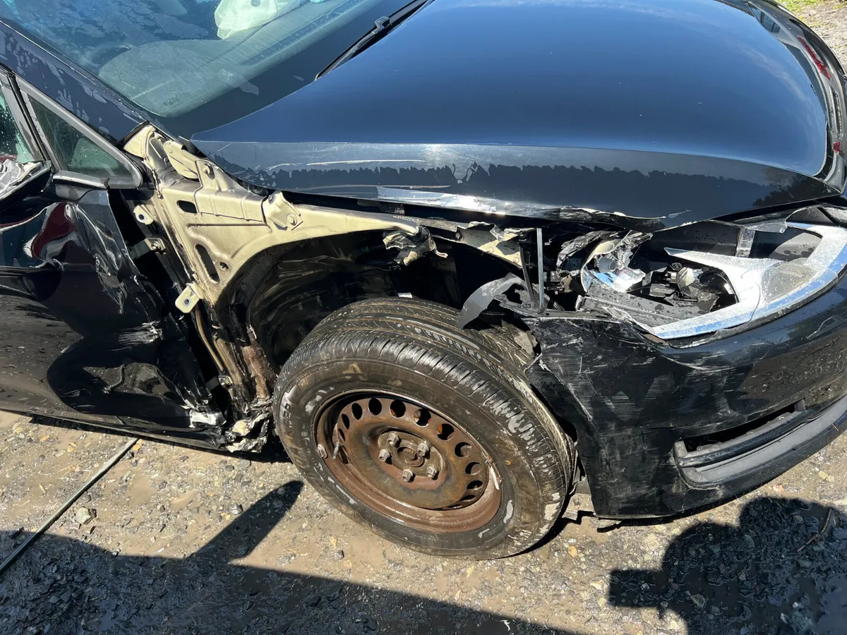 2016 Vw Golf 1.6 Tdi Lounge Model - Image 2