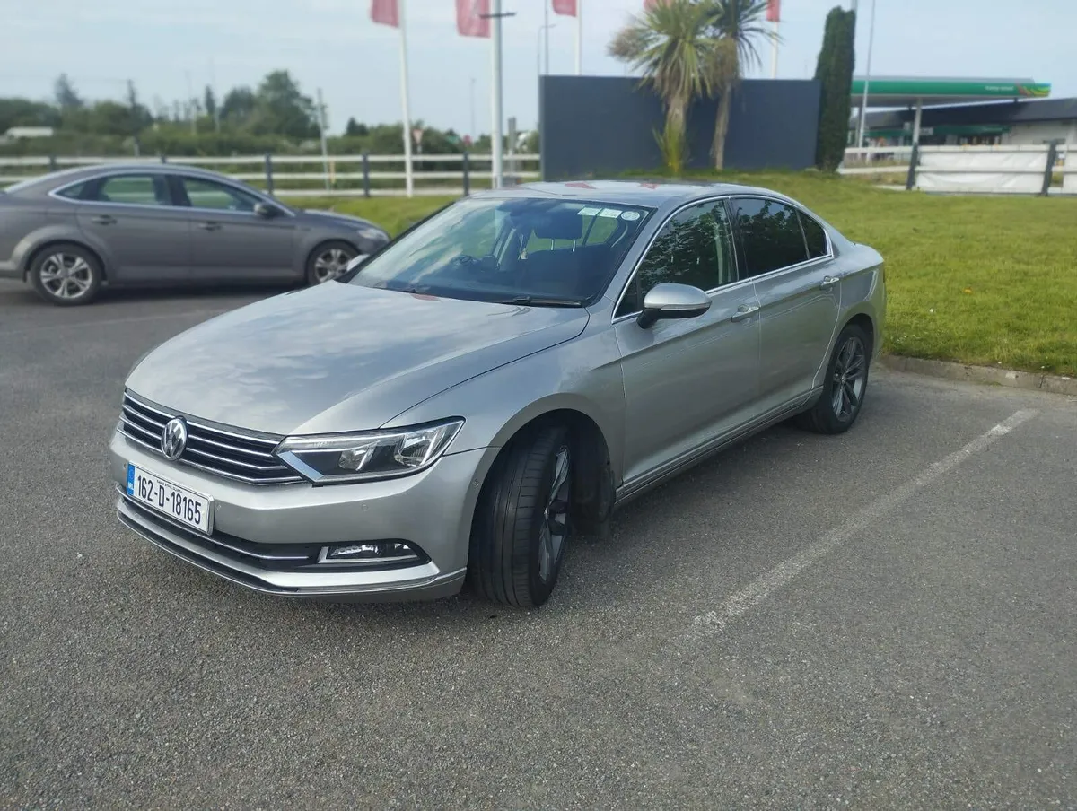 Volkswagen Passat - Image 1