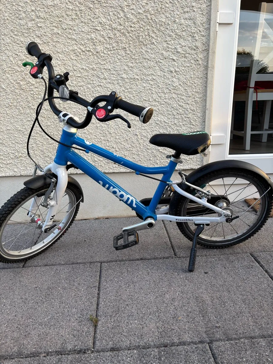Woom size 3 childrens bicycle - Image 1