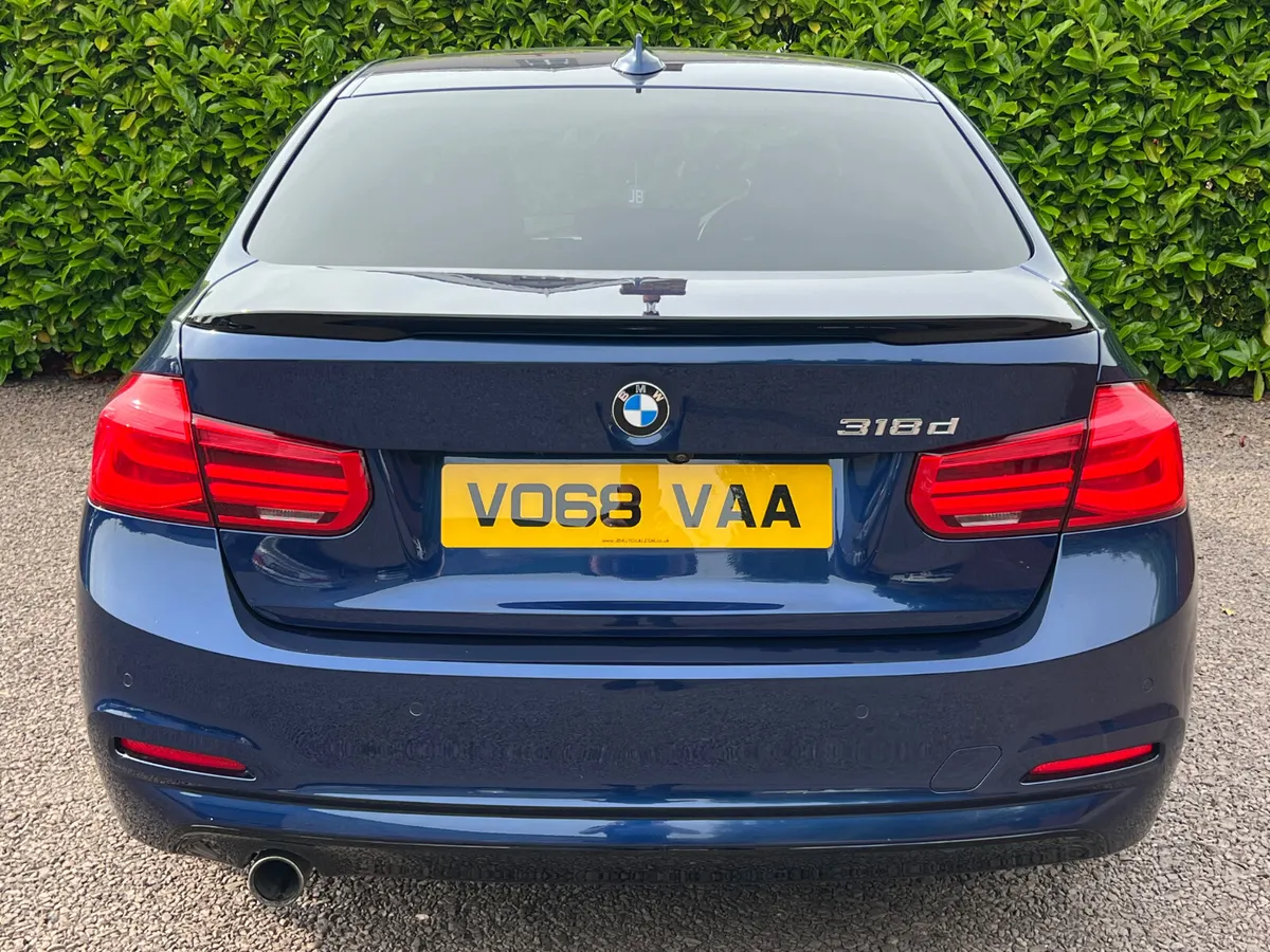 BMW 3-Series 2018 Auto *Big Spec* - Image 3