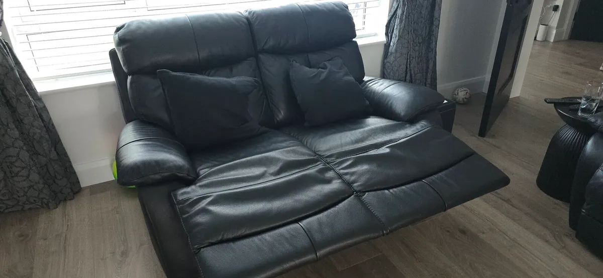 Couch - Image 4