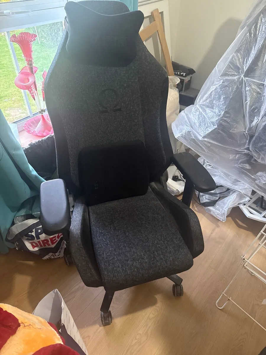 Secret lab - office/gaming chair