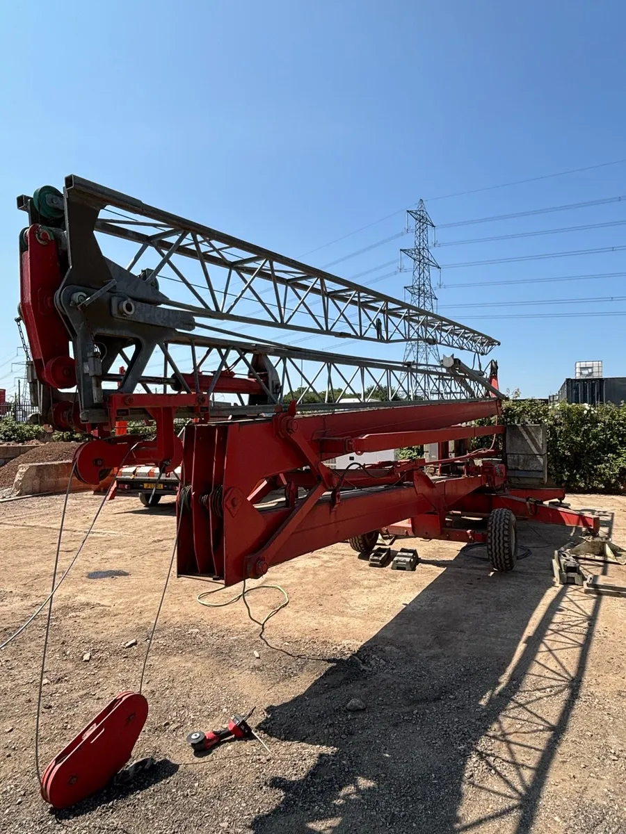 Self erecting tower crane - Image 1