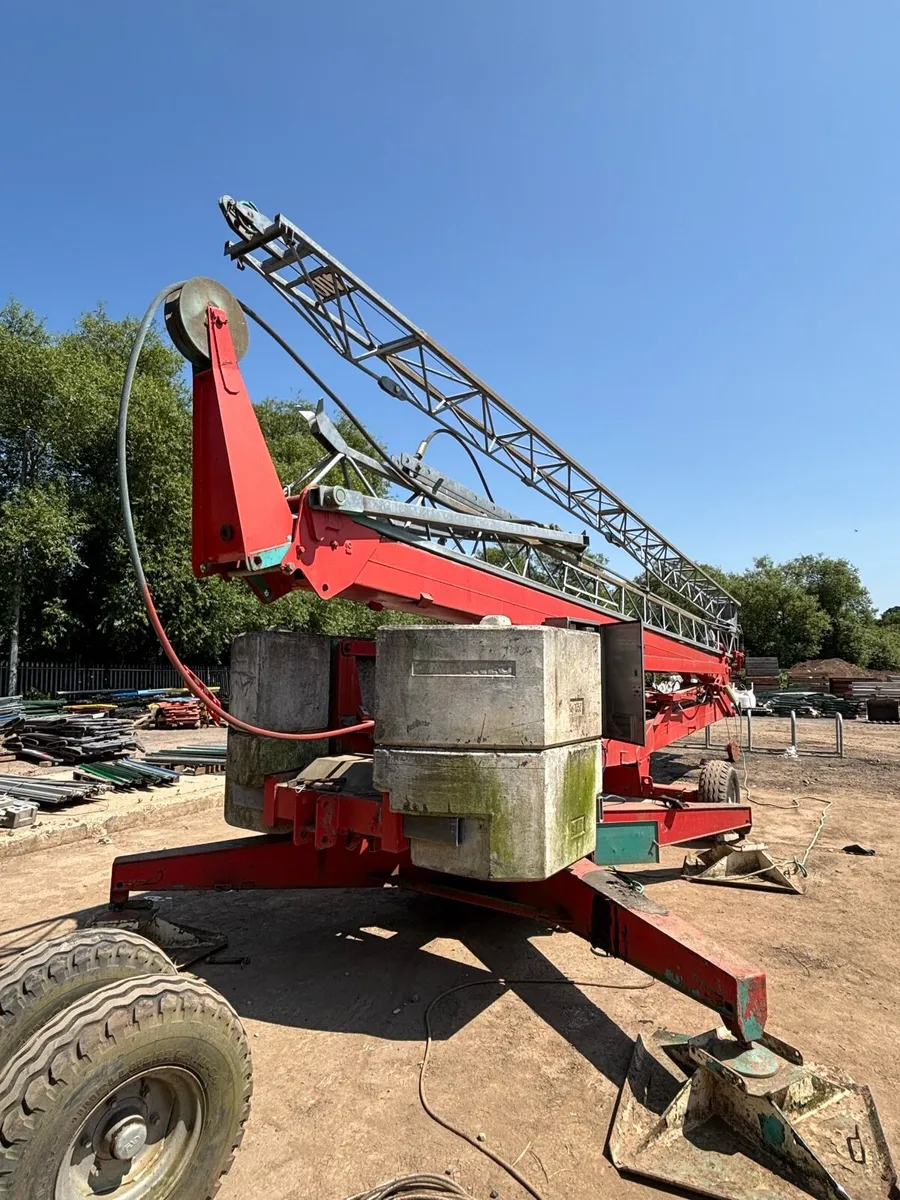 Self erecting tower crane - Image 2