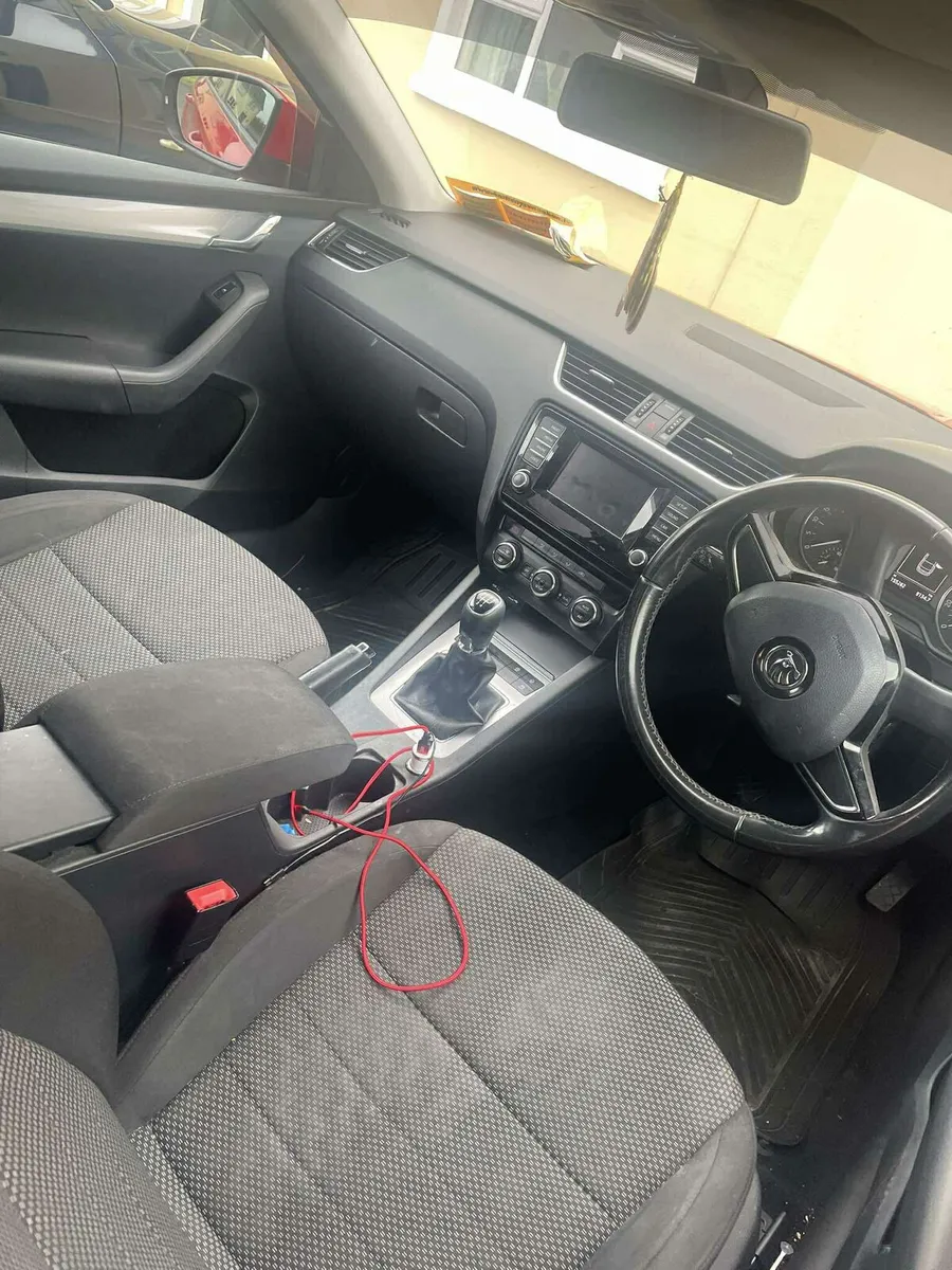 2014 1.6 Skoda Octavia - Image 4